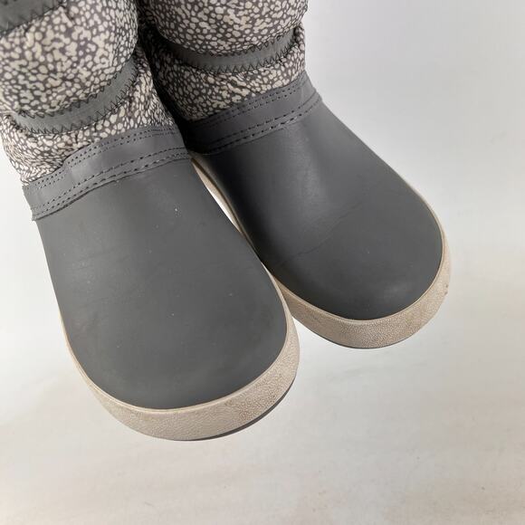 Crocs Crocband women's size 7 grey minimalist slip on faux fur winter boots - Picture 9 of 11